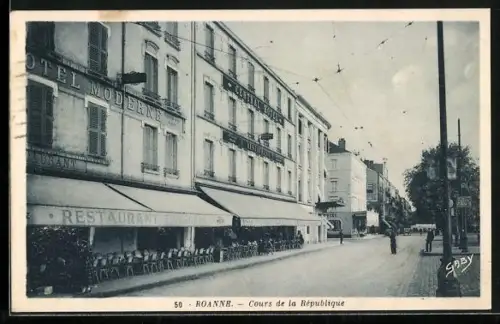 AK Roanne, Cours de la République avec l`Hôtel Moderne et restaurant en terrasse