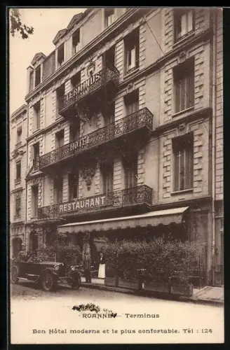 AK Roanne, Hôtel Terminus et automobile vintage devant l`entrée