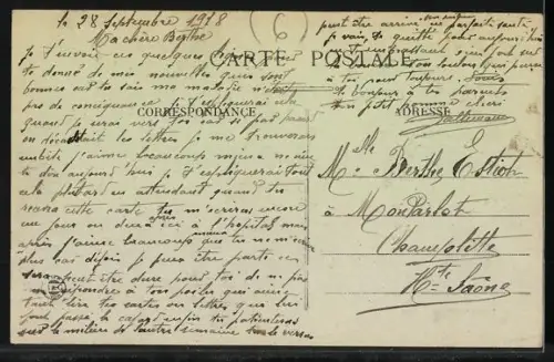 AK Roanne, Intérieur du Lycée de Garcons avec élèves rassemblés devant les arcades