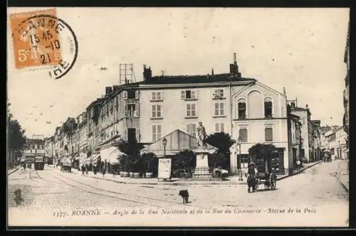 AK Roanne, Angle de la Rue Nationale et de la Rue du Commerce, Statue de la Paix