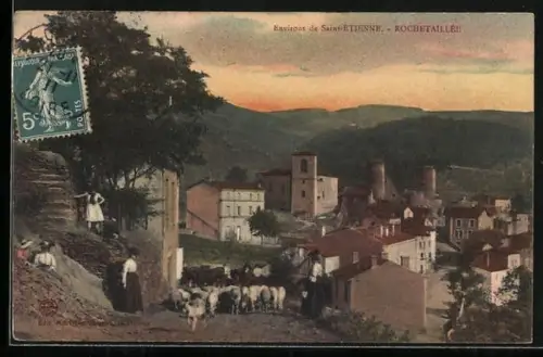 AK Rochetaillée, Vue du village avec troupeau de chèvres et collines en arrière-plan