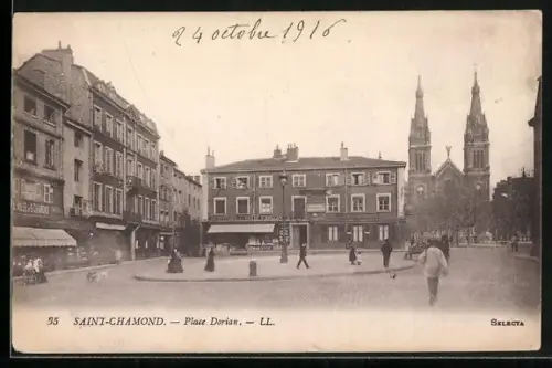 AK Saint-Chamond, Place Dorian avec vue sur la place et les bâtiments historiques