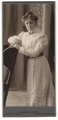 Fotografie G. Tillmann-Matter, Mainz, Grosse Bleiche 27, Porträt einer Dame