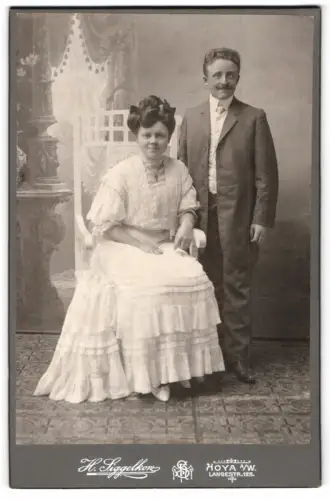 Fotografie H. Liggelkow, Hoya / Weser, Langestr. 125, Paarporträt im Atelier