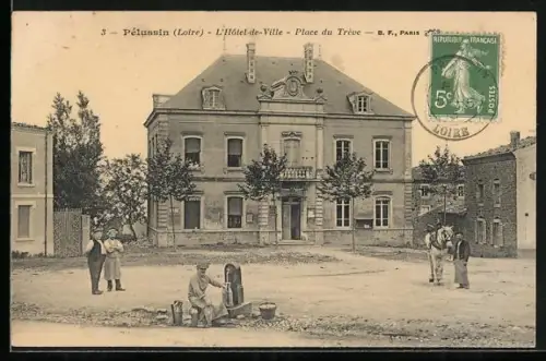 AK Pélussin /Loire, L`Hôtel-de-Ville, Place du Trève