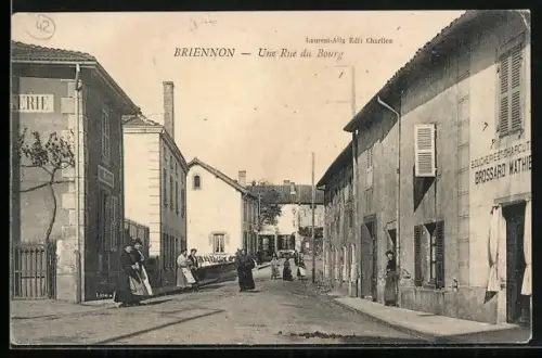 AK Briennon, Une Rue du Bourg