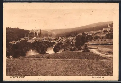AK Mouterhouse, Vue générale du village et de l`usine avec collines en arrière-plan