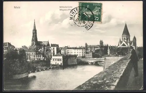 AK Metz, Vue sur la Moyen-Pont et l`église au bord de la rivière