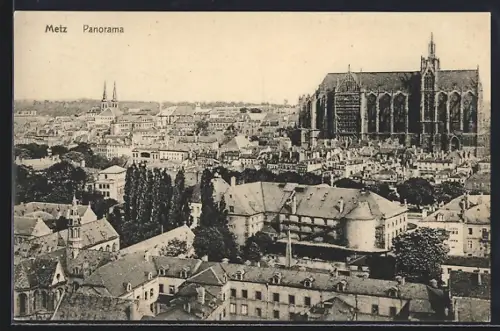 AK Metz, Panorama de la ville avec la cathédrale en arrière-plan