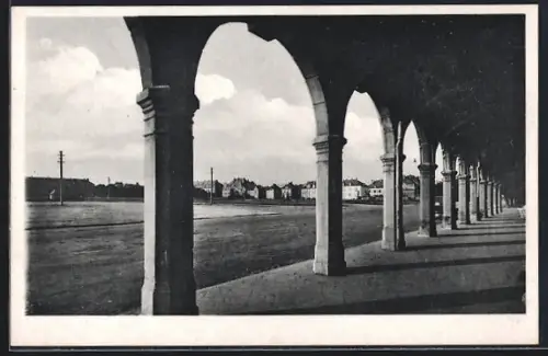 AK Diedenhofen, Vue des arcades sur la Place de la Liberté