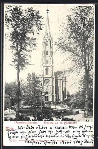 AK Metz, Église de la garnison avec arbres et jardin au premier plan