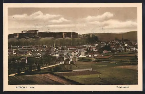 AK Bitsch i. Lothr, Totalansicht du village et forteresse en arrière-plan