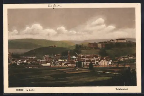 AK Bitsch i. Lothr., Totalansicht du village et des collines alentours