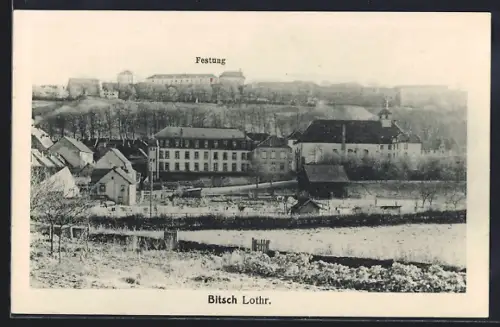 AK Bitsch /Lothr., Vue de la forteresse et des bâtiments environnants