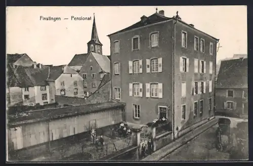AK Finstingen, Pensionnat avec église en arrière-plan