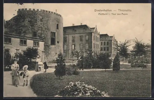 AK Thionville, Tour aux Puces et jardin public