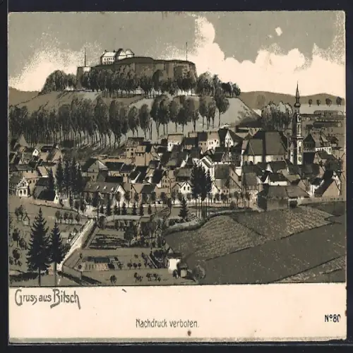 AK Bitsch, Vue sur le village avec colline boisée en arrière-plan