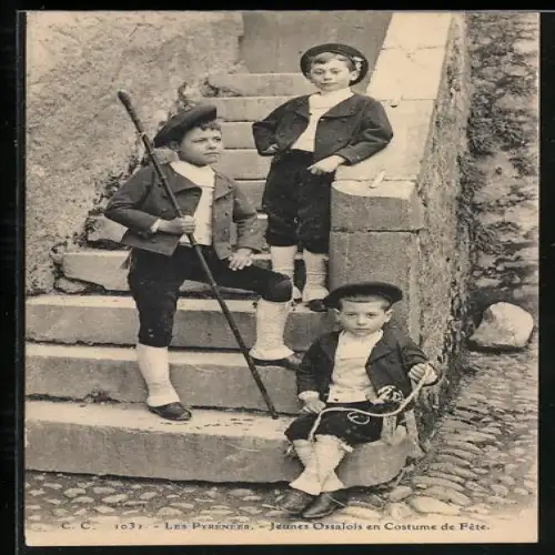 AK Französische Kinder aus Aquitanien / Aquitaine in festlichen Trachten