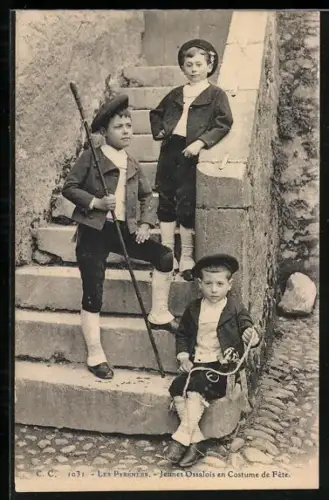 AK Französische Kinder aus Aquitanien / Aquitaine in festlichen Trachten
