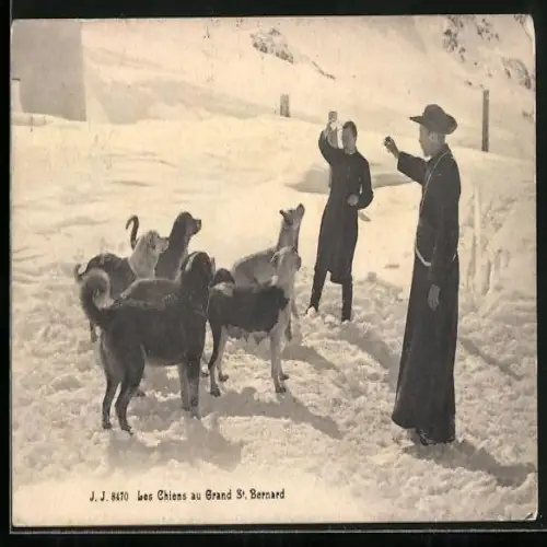 AK St. Bernard, Geistliche mit Bernhardinern im Schnee