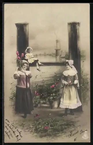 Foto-AK NPG NR: 195, Buchstabe H, Windmühle, Frauen mit Blumen