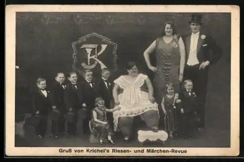 AK Krichel`s Riesen- und Märchen-Revue, Gruppenbild mit Riese, übergewichtiger Dame und kleinwüchsigen Männern