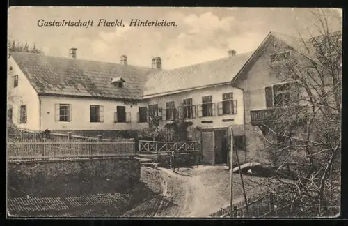 AK Reichenau an der Rax, Hinterleiten, Gasthof Flackl vom Weg aus