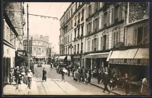 AK Puteaux /Seine, Animation urbaine dans la rue Jean Jaurès avec boutiques et passants