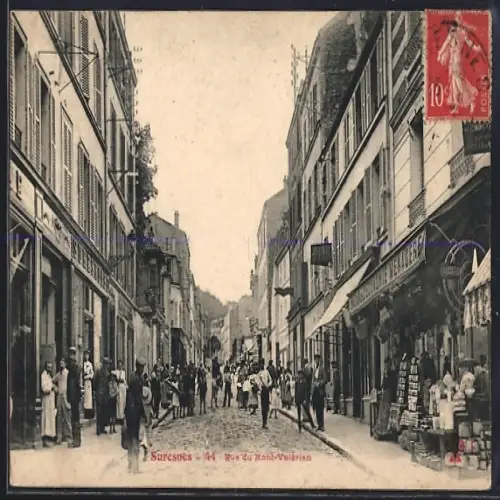 AK Suresnes, Rue du Mont-Valérien animée avec passants et commerces