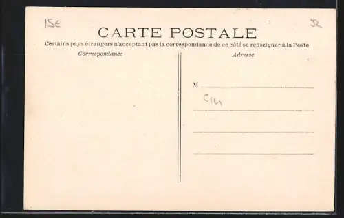 AK Rueil-Ville, Station et commerces animés à proximité