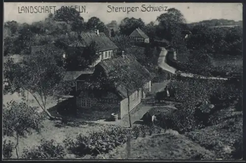 AK Sterup, Landschaft Angeln, Reetgedeckte Häuser
