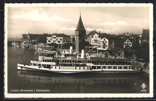 AK Lindau /Bodensee, Hafenpartie, Dampfschiff MS Stadt Überlingen