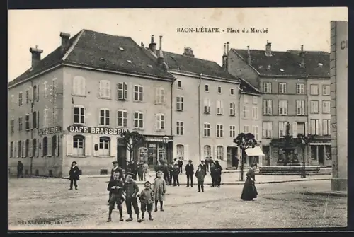 AK Raon-l`Étape, Place du Marché avec café et passants