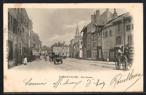AK Rambervillers, Rue Carnot animée avec calèches et passants