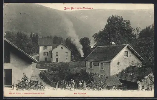 AK Plainfaing, au Rudlin, Vue des maisons et de la fumée dans la vallée
