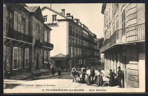 AK Plombières-les-Bains, Bain Stanislas avec scène de rue animée