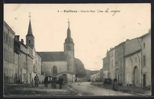 AK Portieux, Grande-Rue et l`église au loin