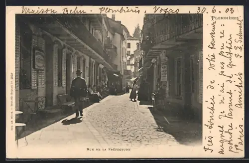 AK Plombières, Rue de la Préfecture avec passants et bâtiments historiques