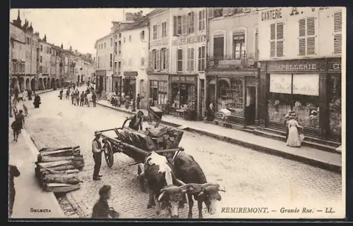 AK Remiremont, Grande Rue animée avec charrette à chevaux et boutiques