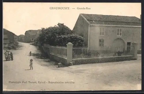 AK Chaumousey, Grande-Rue avec enfants jouant devant une maison