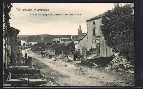 AK Martigny-les-Bains, Rue Morizécourt avec vue sur le village et l`église