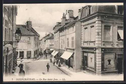 AK Neufchâteau, La Rue Saint-Jean