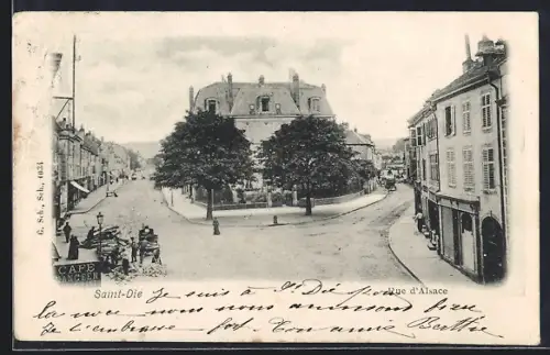 AK Saint-Dié, L`Avenue d`Alsace et le Café Geiger avec calèche et bâtiments historiques