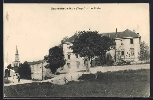 AK Uzemain-la-Rue /Vosges, Les Écoles
