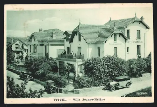 AK Vittel, Villa Jeanne-Hélène avec voitures anciennes et jardin, C. Ruer