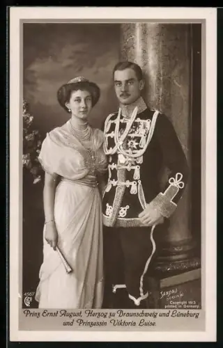 AK Ernst August Herzog von Braunschweig und Lüneburg in Uniform mit Prinzessin Victoria Luise