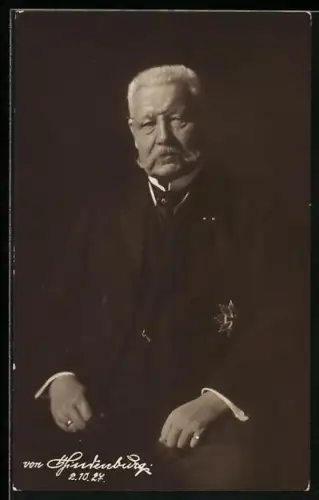 AK Paul von Hindenburg mit Eisernem Kreuz im Porträt