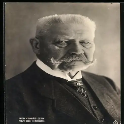 AK Reichspräsident Paul von Hindenburg im Porträt