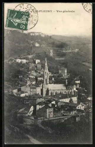 AK Valfleury, Vue générale du village avec église et paysage vallonné