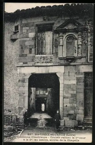 AK Ste-Croix-en-Jarez, Ancienne Chartreuse, Couloir reliant les cours, entrée de la chapelle